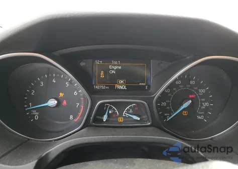 2015 Ford Focus Se z USA, uszkodzony, nr VIN 1FADP3F2XFL335142